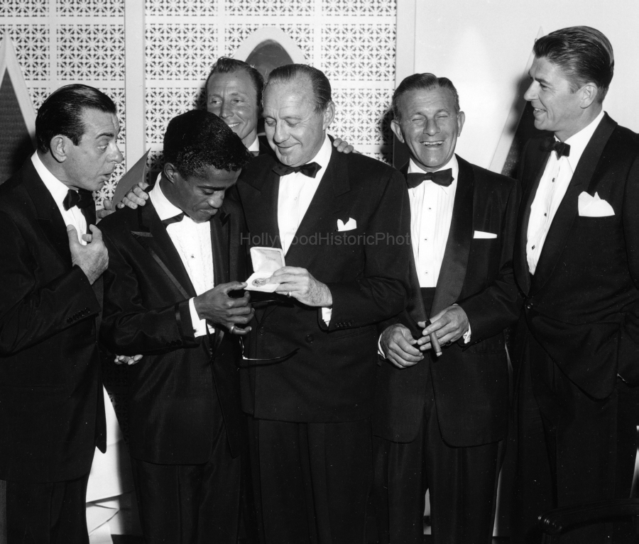 Ronald Reagan 1963 Friars Club Beverly Hills.jpg